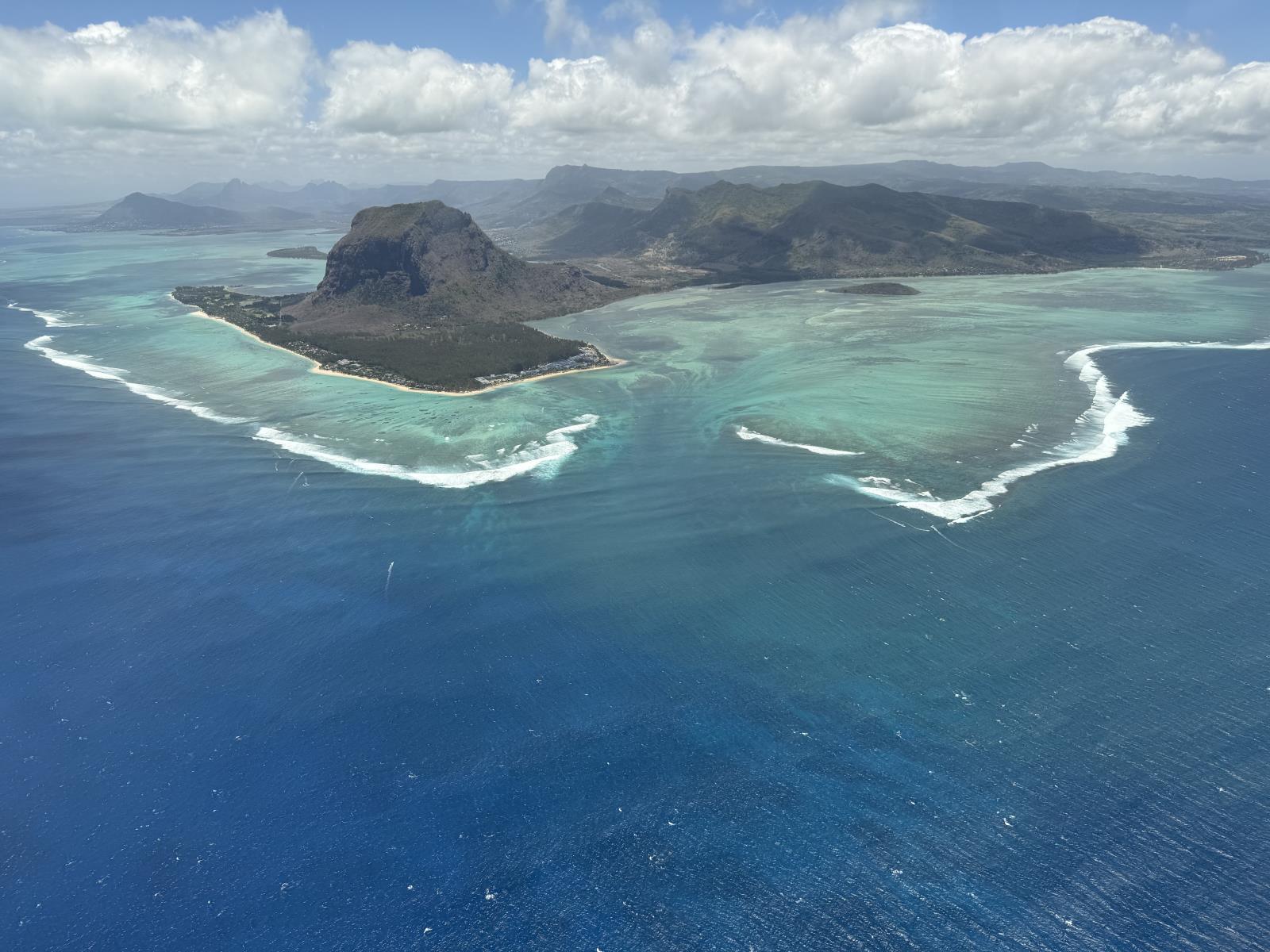 mauritius_reisetipps_helikopterflug_underwater_waterfall_4
