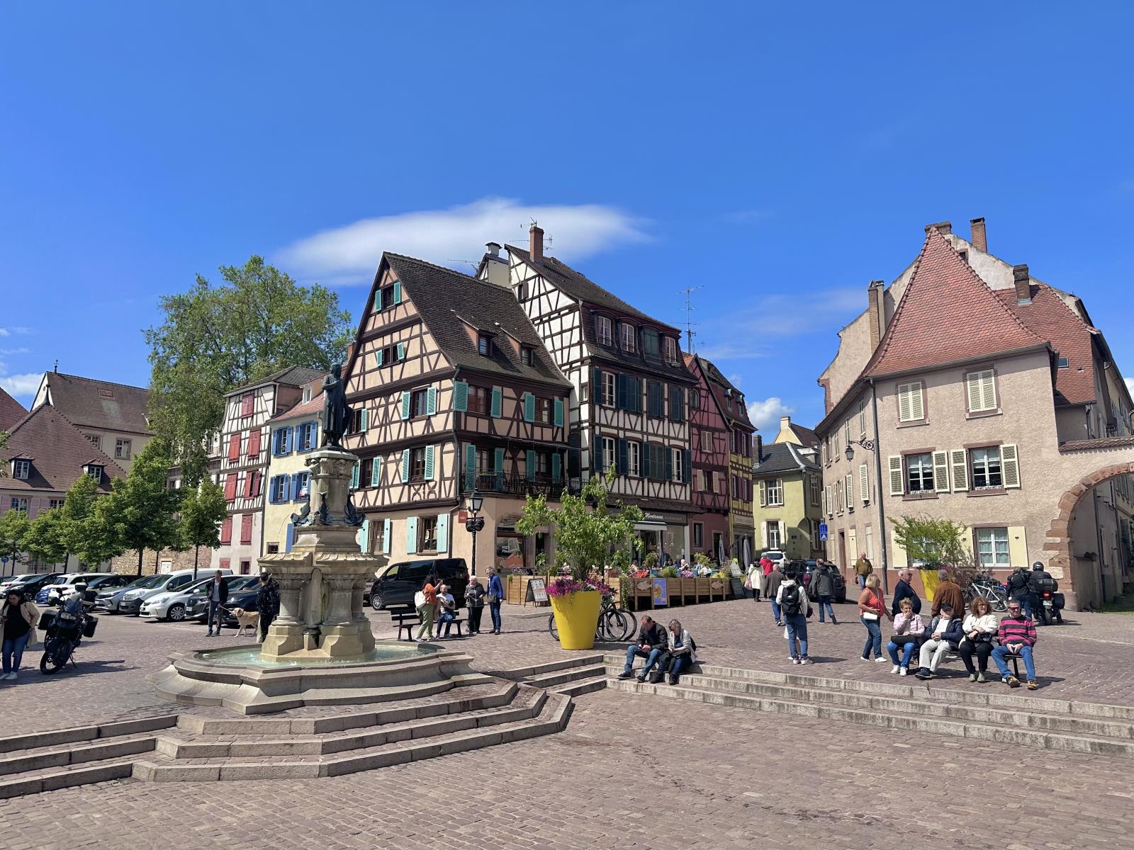 frankreich_elsass_sehenswuerdigkeiten_reisetipps_colmar_roesselman_brunnen_