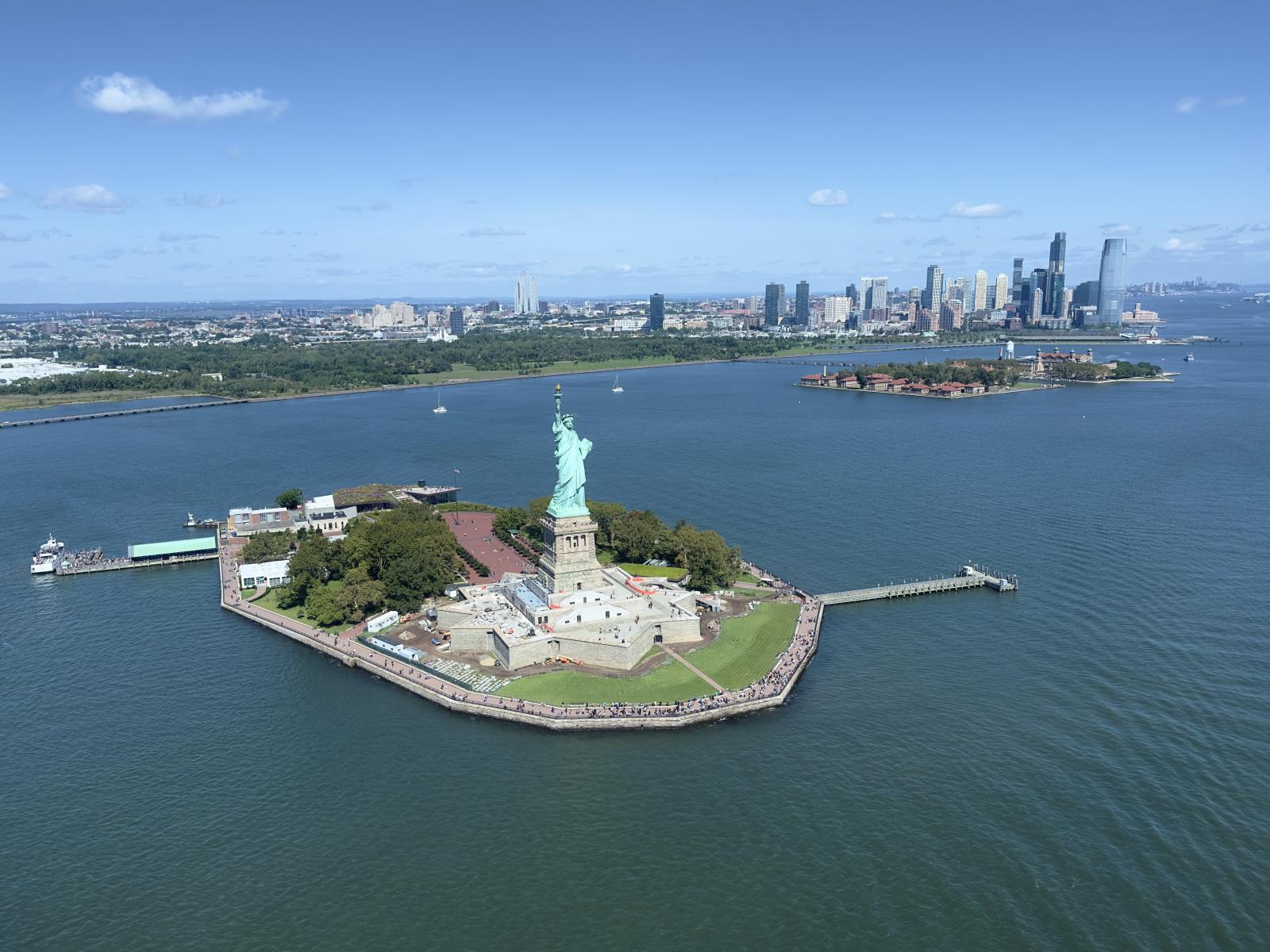 usa_new_york_ny_reisetipps_sehenswuerdigkeiten_highlights_helikopter_helicopter_flug_freiheitsstatue_1